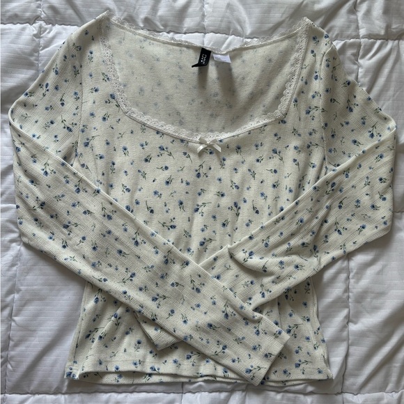 H&M White Coquette Floral Print Long Sleeve - Picture 1 of 4